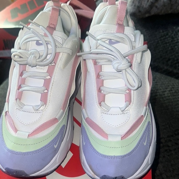 Nike Air Max Furyosa Pastel - Picture 6 of 9